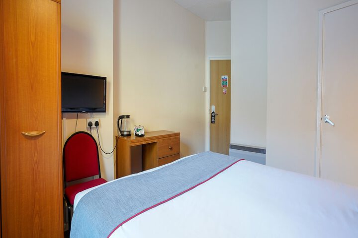 Room 45 of 111