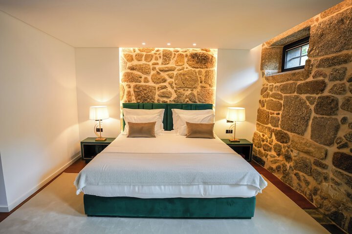 Room 44 of 102