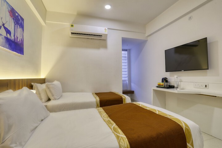 Room 15 of 90