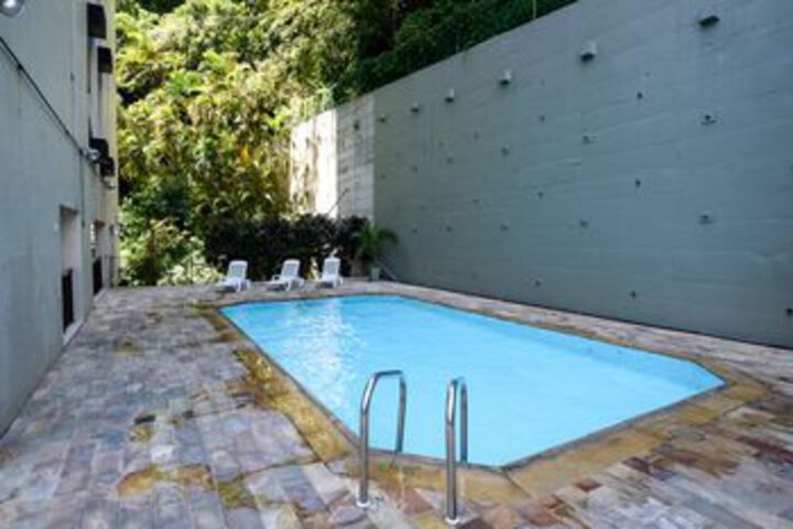 Pool 24 of 28