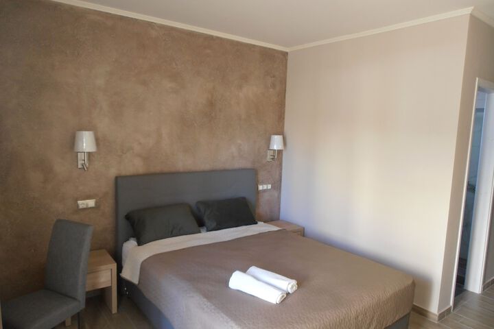 Room 11 of 46