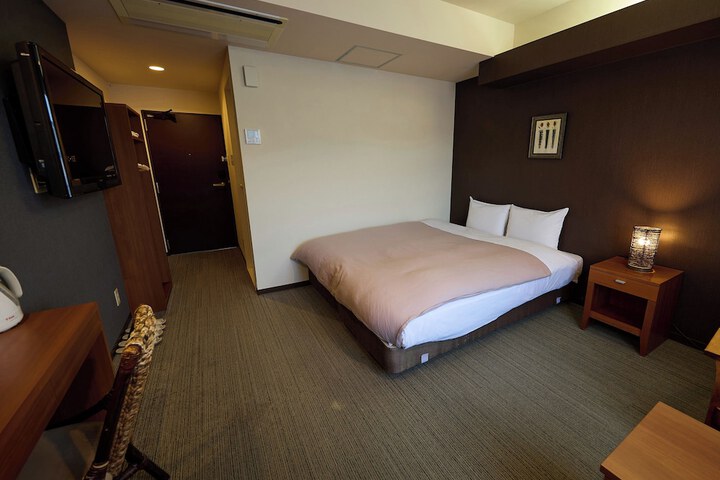 Room 23 of 152