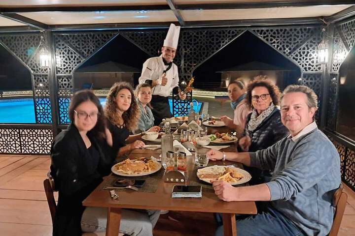 Dining 17 of 31