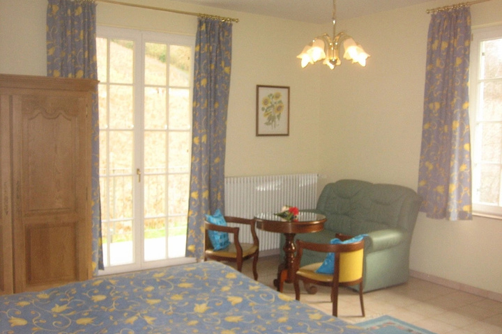 Room 6 of 14