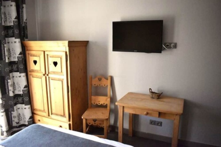 Room 13 of 31