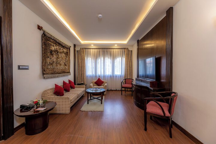 Room 51 of 191