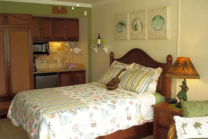 Room 6 of 14