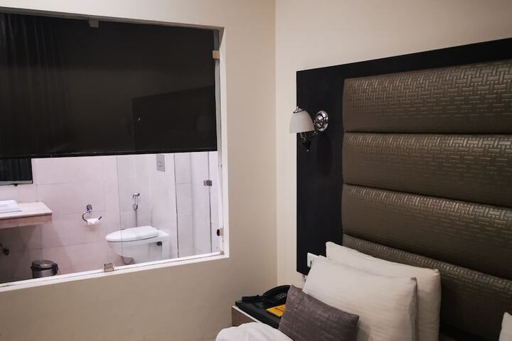 Room 57 of 98