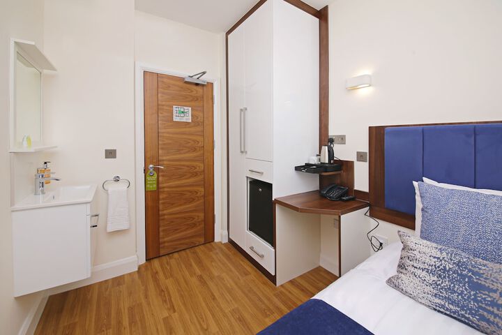 Room 51 of 171
