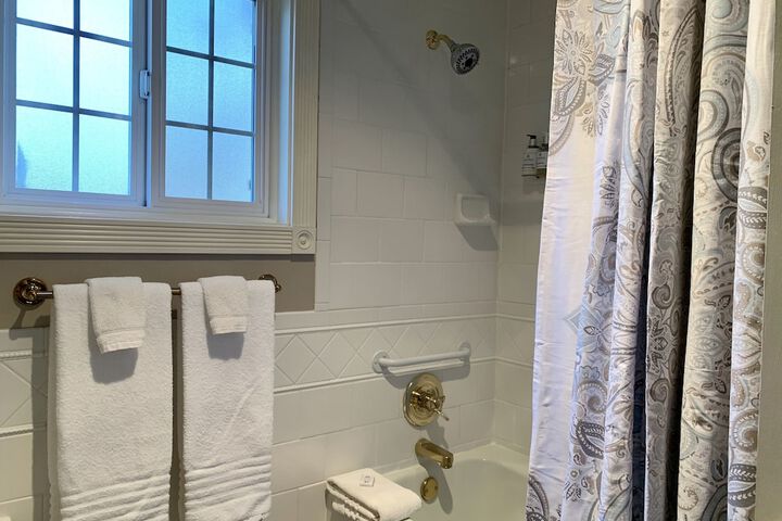 Room 50 of 74