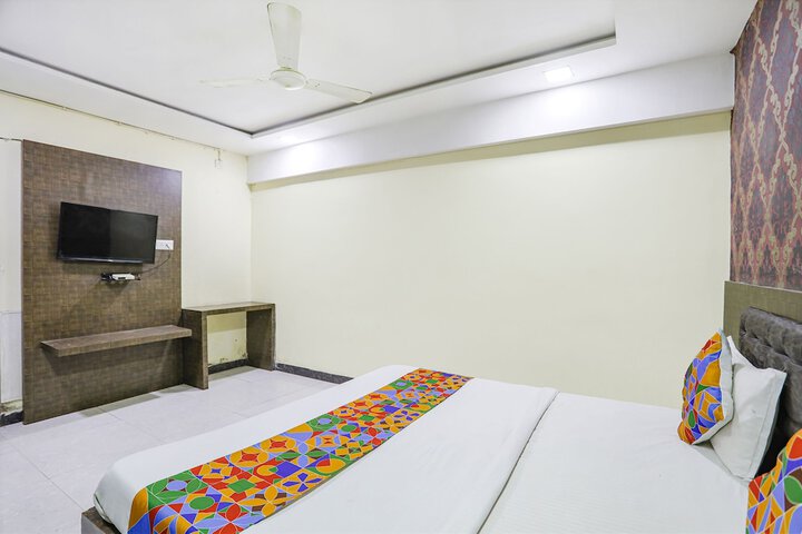 Room 12 of 23