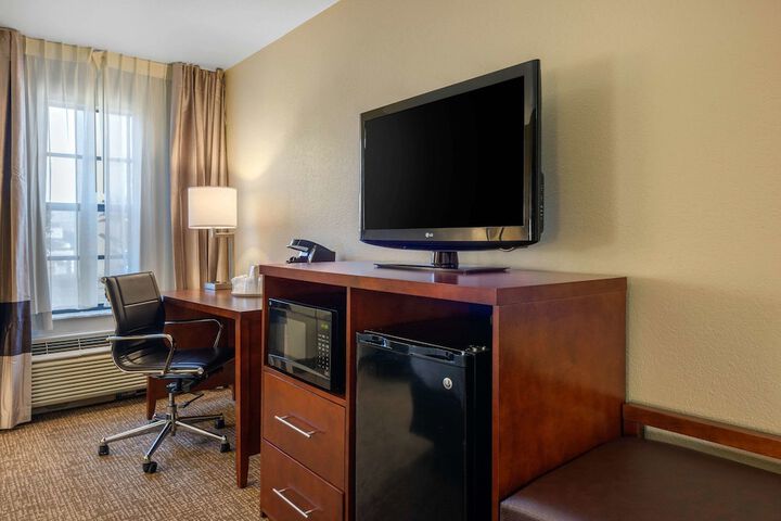 Room 13 of 36