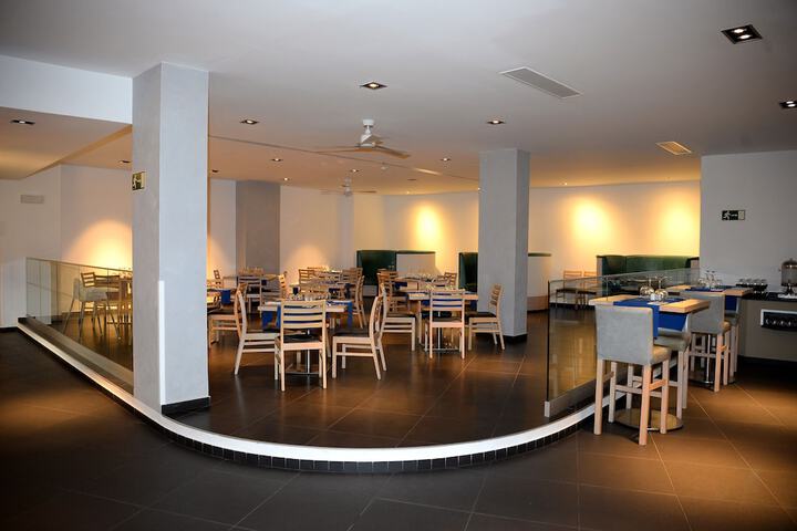 Dining 68 of 91