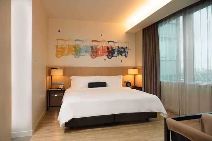 Room 18 of 65