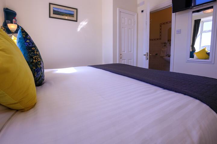 Room 27 of 47