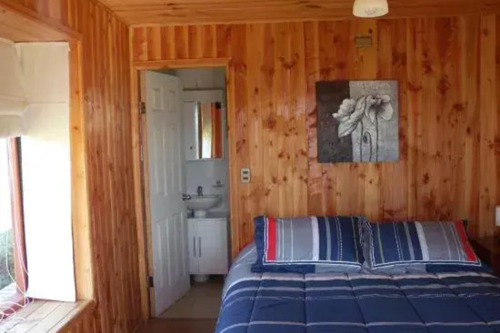 Room 4 of 12
