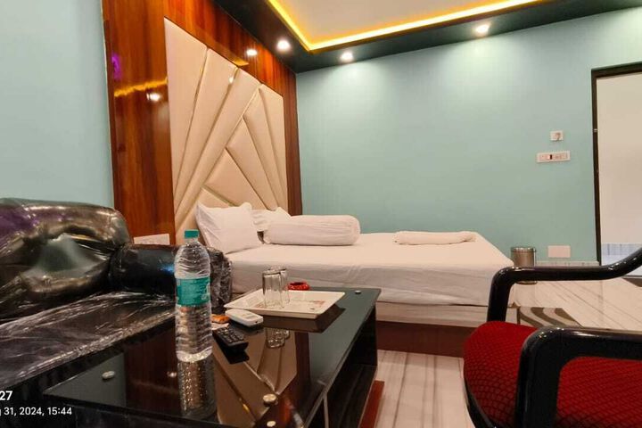 Room 21 of 28