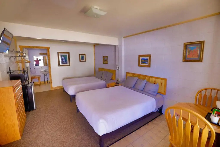 Room 6 of 7
