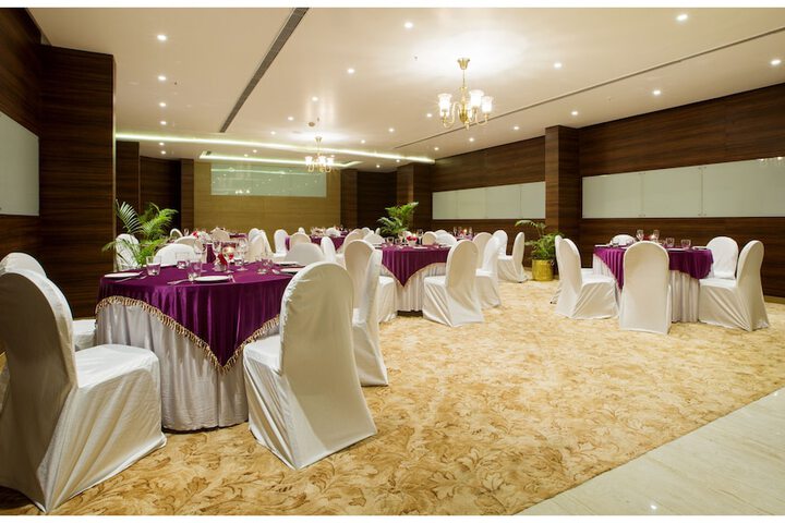 Ballroom/Hall 22 of 30