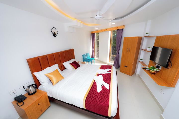 Room 3 of 52