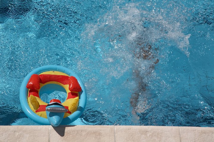 Hotel with Pool
