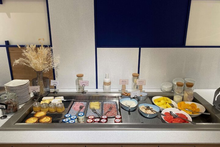 Breakfast/Coffee Service 23 of 49