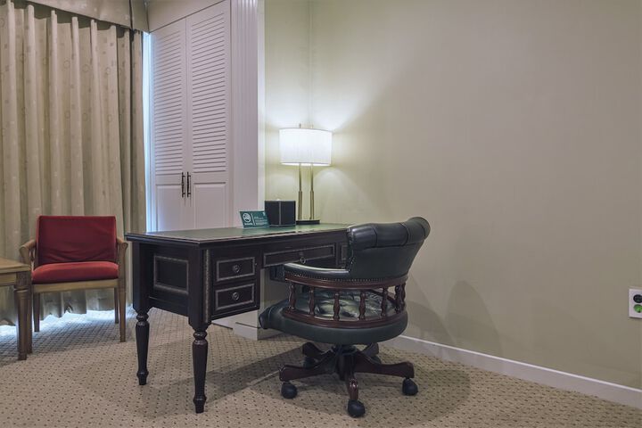 Room 3 of 64