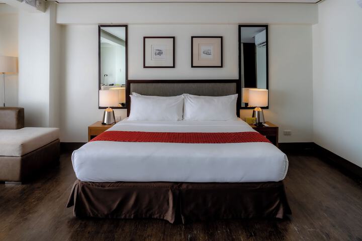 Room 11 of 74