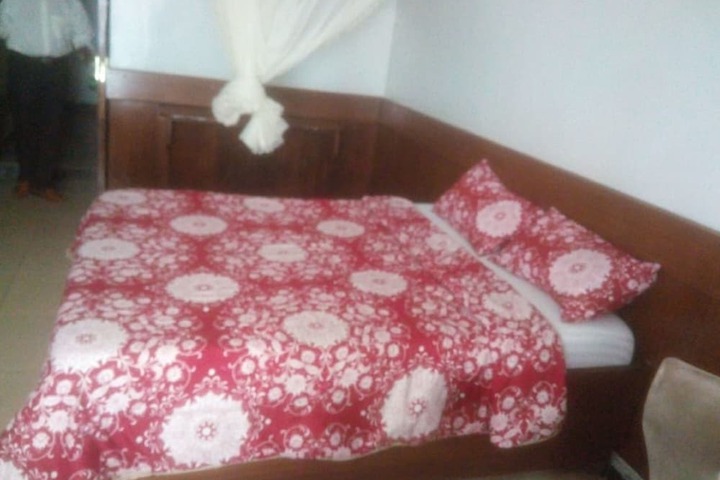 Room 5 of 20