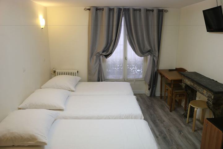 Room 6 of 52