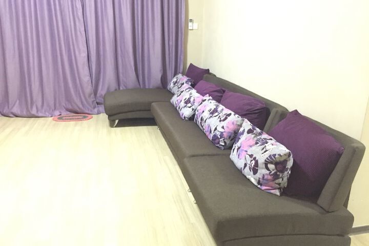 Room 13 of 32