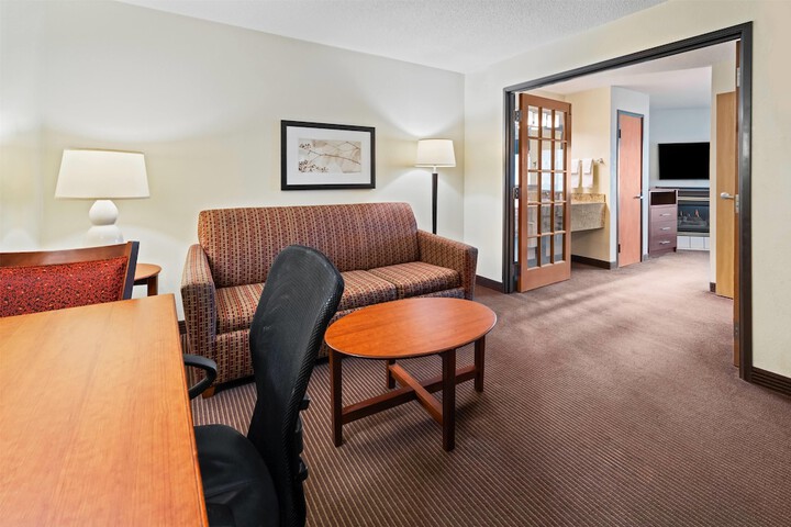 Room 22 of 48