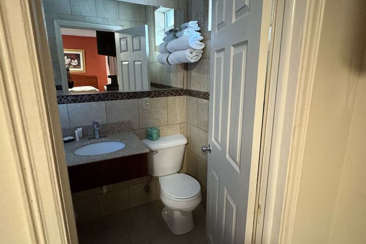 Standard Room, King or Two Doubles (10 of 14)