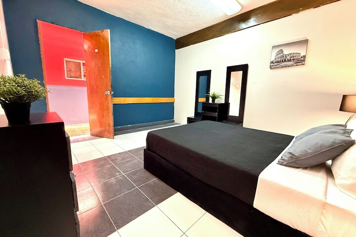 Room 14 of 28