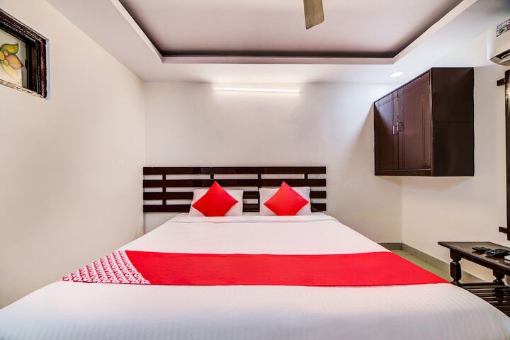 Room 18 of 27
