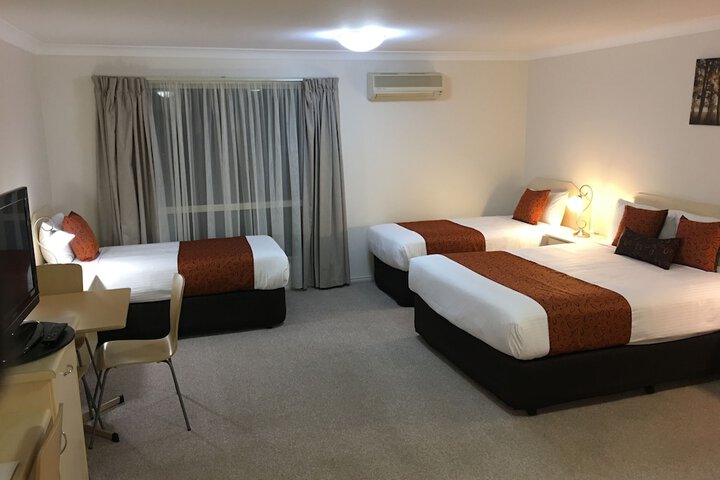 Room 4 of 39