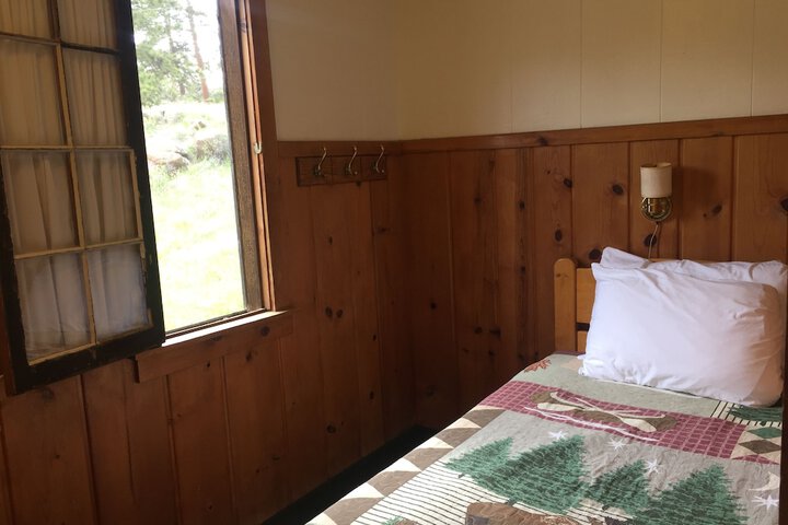 Room 15 of 175