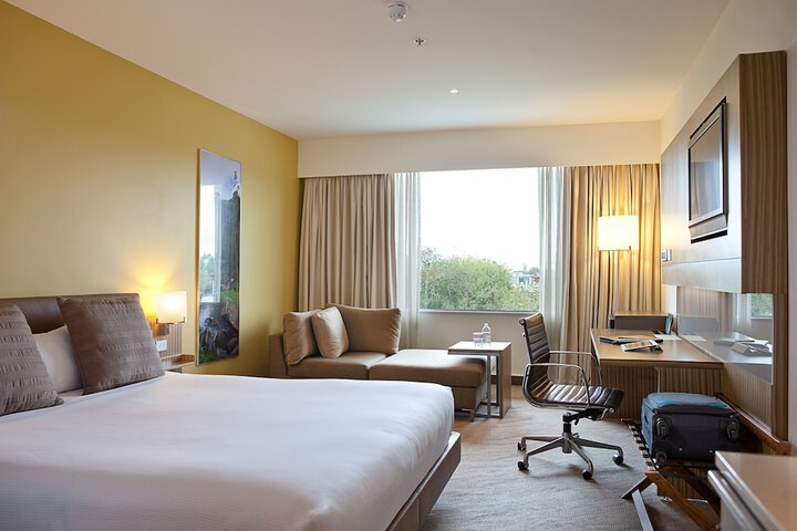 Room 4 of 48