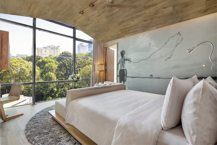 Room 9 of 53