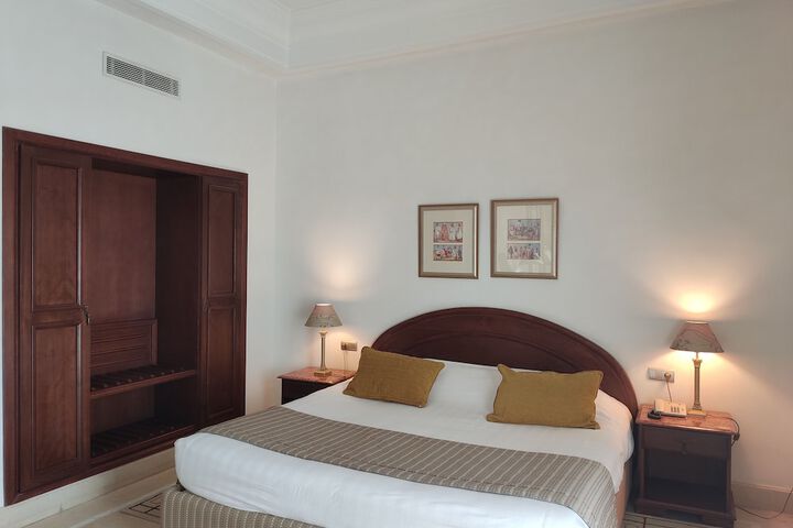 Room 19 of 47