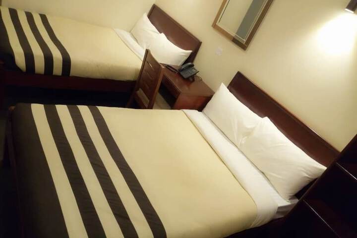 Room 5 of 32