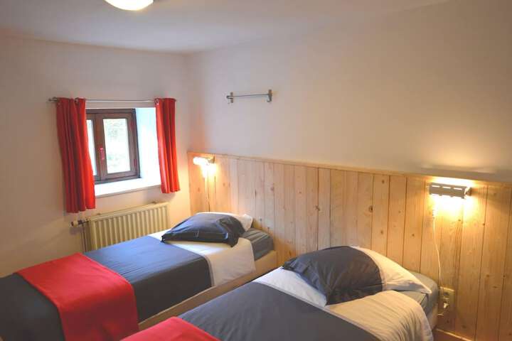 Room 5 of 44