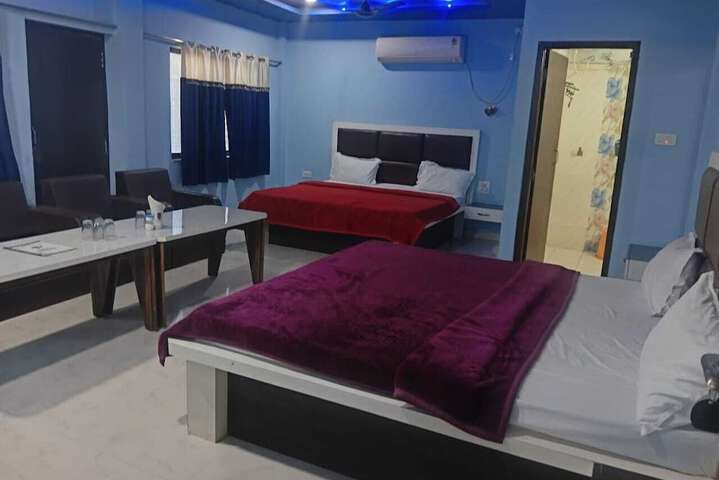 Room 3 of 10