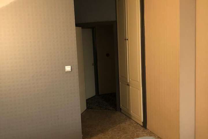Room 8 of 23