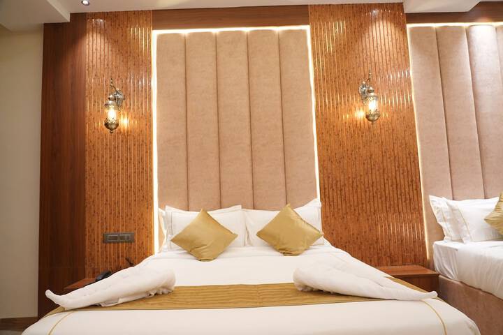 Room 7 of 28