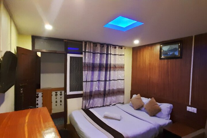 Room 75 of 122