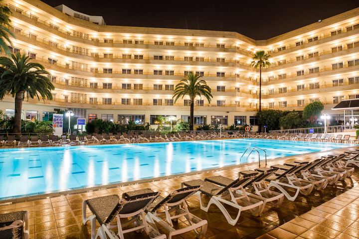 Hotel Pool