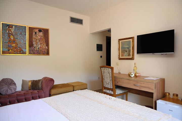 Room 30 of 89