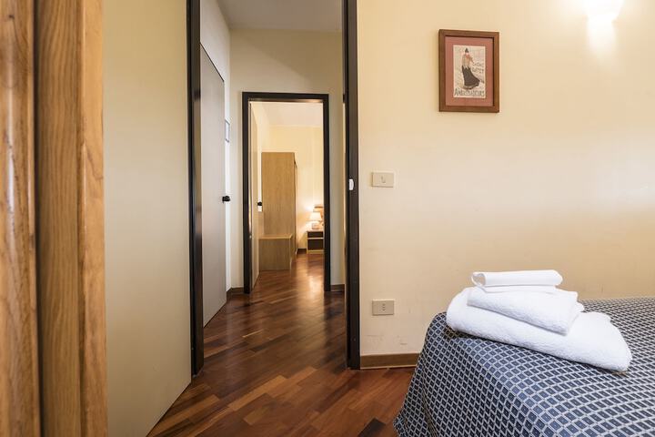 Room 12 of 70