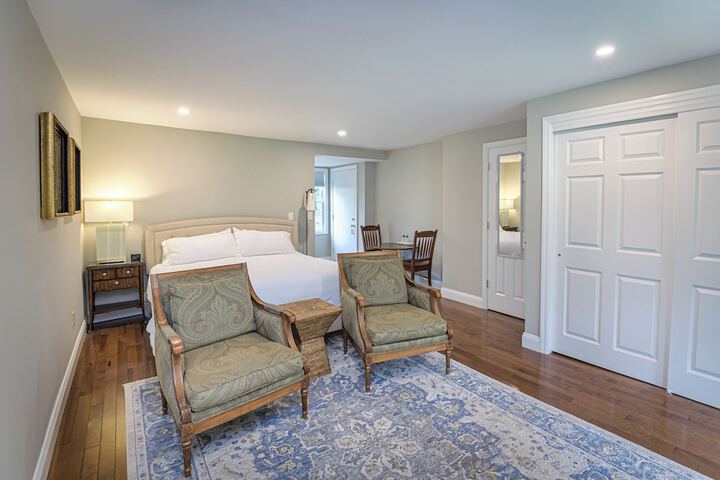 Room 16 of 42